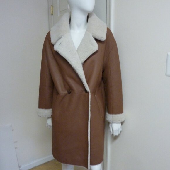 HiSO Gyro Reversible Genuine Shearling & Leather Coat - Picture 7 of 16